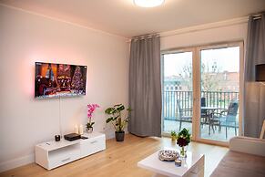 Maya's 22 - River view