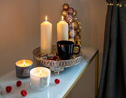 Maya's 22 - River view