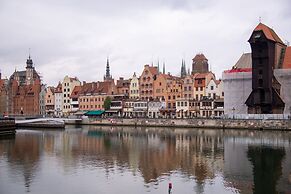 Maya's 22 - River view