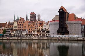 Maya's 22 - River view