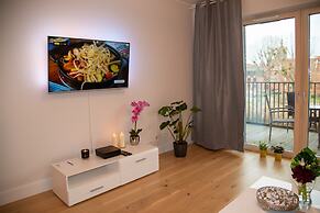 Maya's 22 - River view