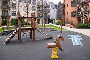 Maya's 22 - River view