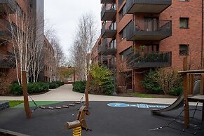 Maya's 22 - River view