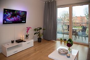 Maya's 22 - River view