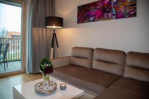 Maya's 22 - River view