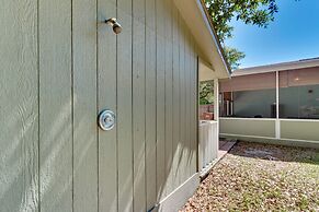 Bright Navarre Vacation Rental, 2 Mi to Beach!