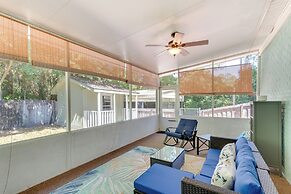 Bright Navarre Vacation Rental, 2 Mi to Beach!