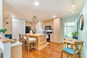 Bright Navarre Vacation Rental, 2 Mi to Beach!