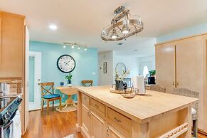 Bright Navarre Vacation Rental, 2 Mi to Beach!