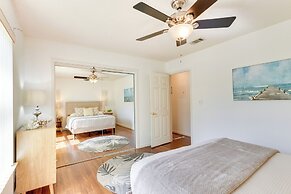 Bright Navarre Vacation Rental, 2 Mi to Beach!