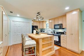 Bright Navarre Vacation Rental, 2 Mi to Beach!