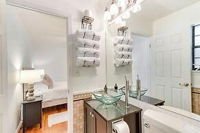 Bright Navarre Vacation Rental, 2 Mi to Beach!