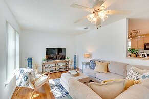 Bright Navarre Vacation Rental, 2 Mi to Beach!