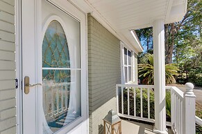 Bright Navarre Vacation Rental, 2 Mi to Beach!