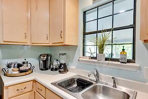 Bright Navarre Vacation Rental, 2 Mi to Beach!