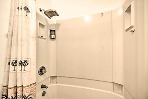 Hawaii Haven: Condo w/ Community Pool, Ocean Views