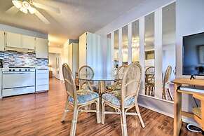 Hawaii Haven: Condo w/ Community Pool, Ocean Views