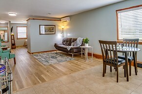 Cozy Mountain Home Studio 8 Mi to Bull Shoals Lake