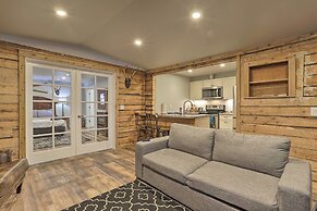 Rustic Anchorage Hideaway: Walk to Coastal Trail!