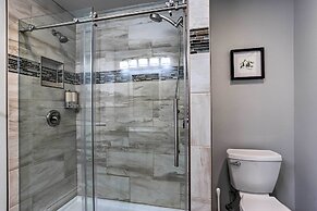 Rustic Anchorage Hideaway: Walk to Coastal Trail!