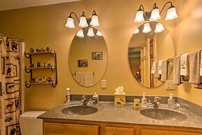 Mountain-view Maggie Valley Home w/ 2 Decks!