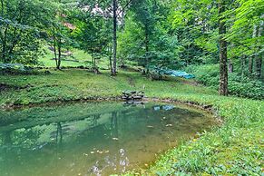 Mountain-view Maggie Valley Home w/ 2 Decks!