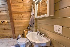 Lake Cabin in Honor w/ Hot Tub, Dock & Sauna!