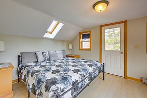 Lake Cabin in Honor w/ Hot Tub, Dock & Sauna!