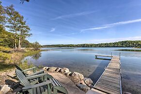 Lake Cabin in Honor w/ Hot Tub, Dock & Sauna!