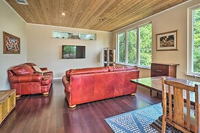 Pet-friendly Austin Home w/ Deck, Yard, & Views!