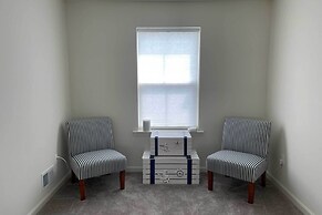 5 Mi to Beach: Bright Bishops Landing Home!