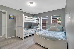 Cedar Creek Reservoir Home w/ Deck & Dock