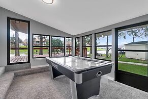 Cedar Creek Reservoir Home w/ Deck & Dock