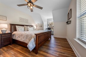 Charming Murphy House With Deck & River Views!