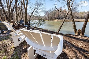 Charming Murphy House With Deck & River Views!