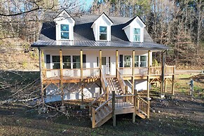 Charming Murphy House With Deck & River Views!