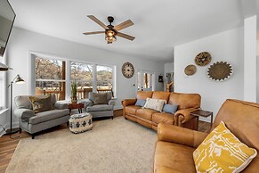 Charming Murphy House With Deck & River Views!