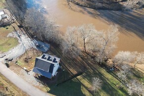 Charming Murphy House With Deck & River Views!