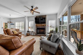 Charming Murphy House With Deck & River Views!