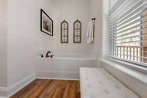 Charming Murphy House With Deck & River Views!