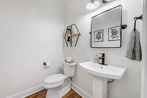 Charming Murphy House With Deck & River Views!