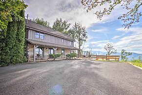 Upscale Gatlinburg Cabin: Deck, Fire Pit & Hot Tub