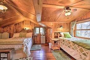 'honeys' Log Cabin w/ Trail Access & Views!