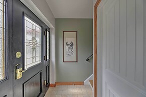 Yonkers Apt w/ Balcony: Walk to Train Station!