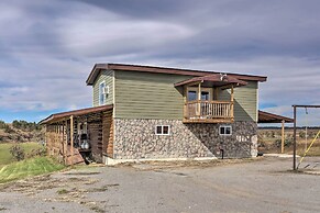 Secluded Belle Fourche Cabin: Group Friendly!