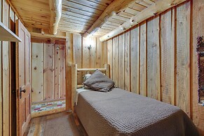 Secluded Belle Fourche Cabin: Group Friendly!