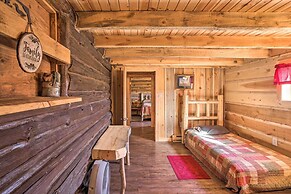 Secluded Belle Fourche Cabin: Group Friendly!