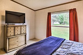 Quaint Pequot Home < 1 Mi From Lake Access!