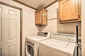 Quaint Pequot Home < 1 Mi From Lake Access!