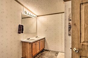 Quaint Pequot Home < 1 Mi From Lake Access!